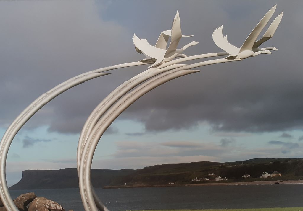 Skulptur der  "Kinder von Lir" in Ballycastle, Nordirland (Foto: Alena Sprenger)